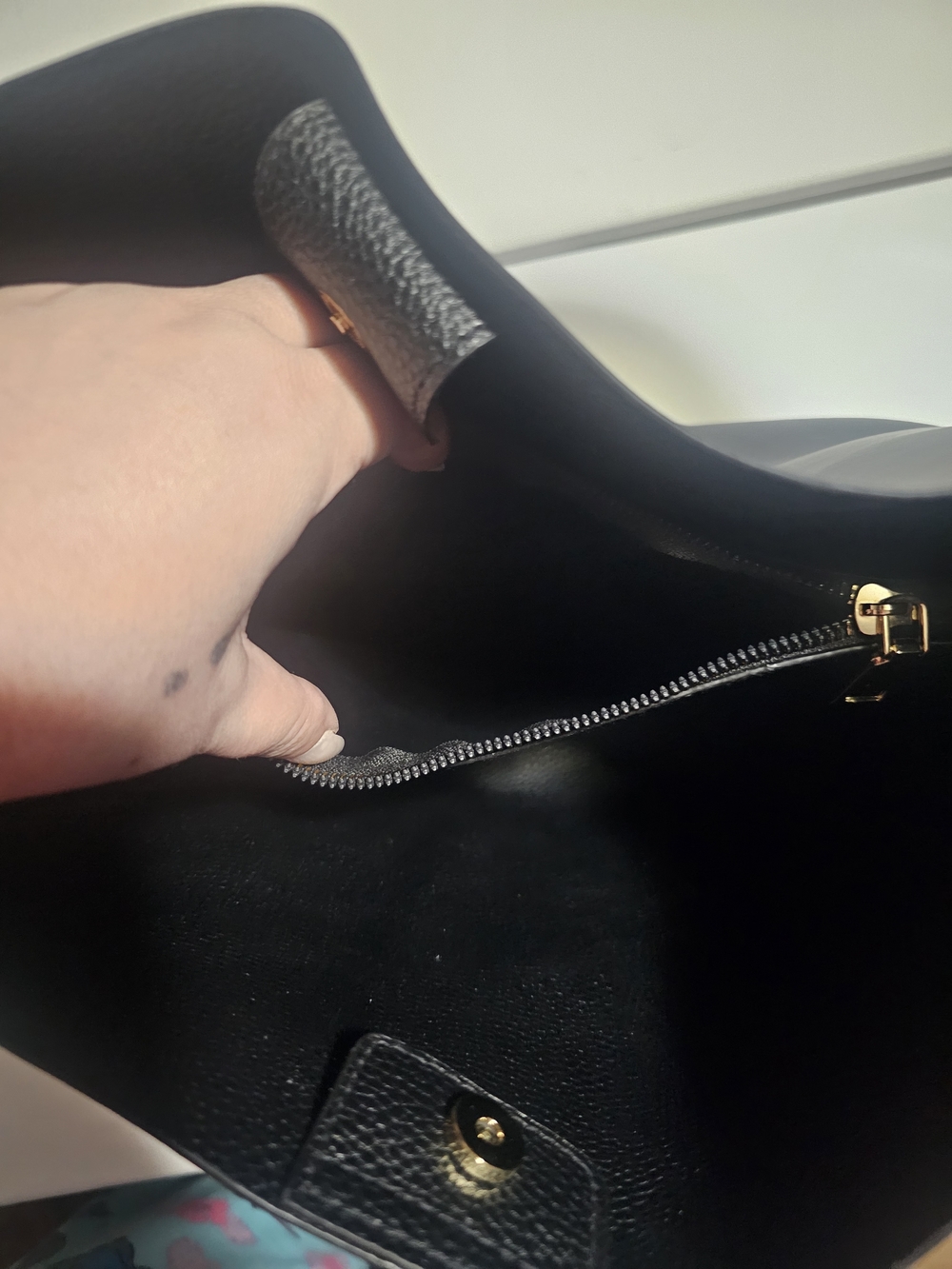 MADDEN NYC- NWT Shoulder Bag - Picture 10 of 11